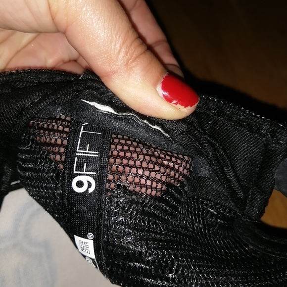 beautiful Oakley cap - Picture 3 of 4